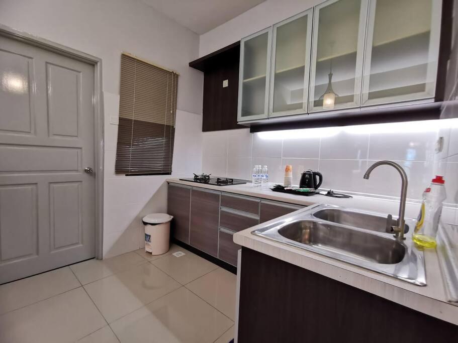 Glamorous At Kinta Riverfront Apartment Ipoh Zewnętrze zdjęcie
